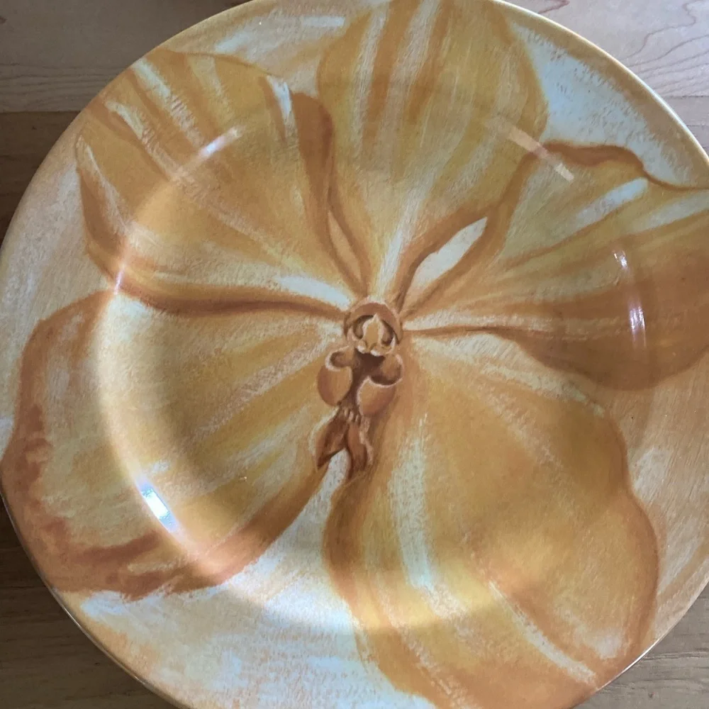Pier1 Assiettes Watercolor Blooms Purple and Yellow Set Of 2 Ceramic 8”Plates